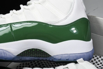 Hyperoad Air high Jordan 11 1002